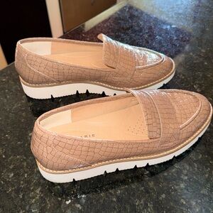 Alex Marie Tan/Nude women’s shoes. Size 8